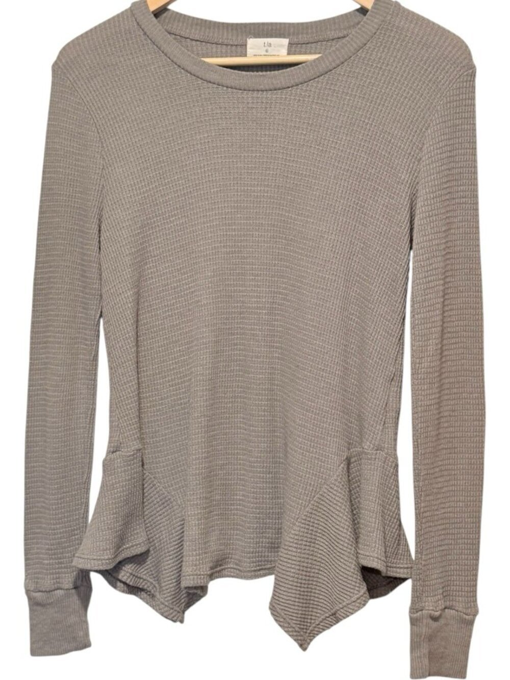 ANTHROPOLOGIE T.LA Kenwood Sz S Gray Waffle Knit Ruffle Asymmetric Top - Picture 2 of 7